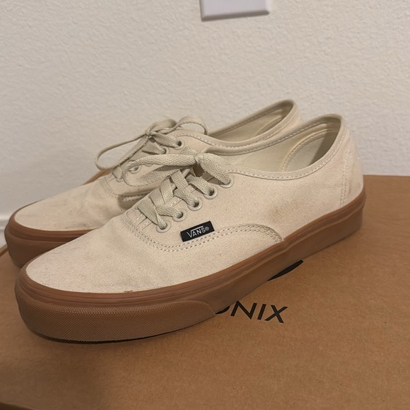 Vans - Picture 3 of 3